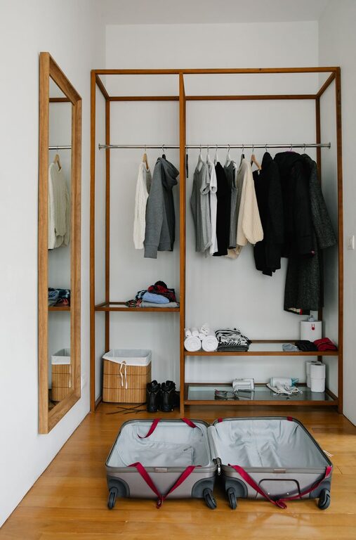 How to Store Seasonal Clothes Efficiently for Maximum Space and Longevity